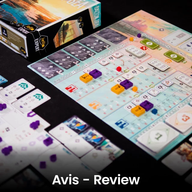🔸Salton Sea🔸

(Fr & En)

💡: David Bernal
@iello_fr 

👀 C'est bien ?

Salton Sea est un eurogame exigeant et immersif, porté par un thème fort et une mécanique brillante de cartes à double usage. Réservé aux joueurs experts, il récompense la planification rigoureuse, mais punit sévèrement la moindre erreur.

❤️Thème original, moderne et bien intégré
❤️Mécanique de cartes à double usage très intelligente
❤️Excellente profondeur stratégique
❤️Matériel de bonne qualité, boîte bien remplie

💔Très punitif : une erreur peut coûter cher
💔Courbe d’apprentissage abrupte
💔Risque élevé d’analysis paralysis
💔Phase de maintenance un peu lourde (surtout le marché de cartes)
💔Un jeu froid et calculatoire

La note et l'avis complet sur : www.mr-boardgames.com
.
.
.
Copie presse
.
.
.
👀 Is it good?

Salton Sea is a challenging and immersive Eurogame, driven by a strong theme and a brilliant dual-wield card mechanic. Reserved for expert players, it rewards careful planning but severely punishes the slightest mistake.

❤️Original, modern, and well-integrated theme
❤️Very clever dual-wield card mechanic
❤️Excellent strategic depth
❤️Good quality material, well-stocked box

💔Very punishing: one mistake can be costly
💔Steep learning curve
💔High risk of analysis paralysis
💔Slightly cumbersome maintenance phase (especially the card market)
💔A cold and calculating game

The full rating and review are available at: www.mr-boardgames.com
.
.
.
.
#boardgame #boardgamer #jeudesociete #jeuxdesociété #jeudeplateau #j2s #bgg #bggcommunity #boardgamegeek #jeux #jds #tabletop #juegodemesa #brettspiele #brettspiel #iello